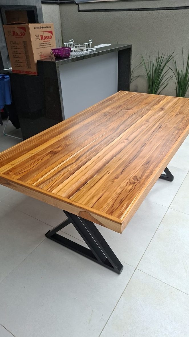 Mesa industrial cor Natural com pés de ferro